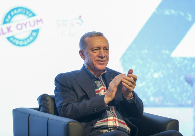 Cumhurbaşkanı Erdoğan “İlk Oyum AK Parti’ye İlk Oyum Erdoğan’a” Programında gençlerle buluştu
