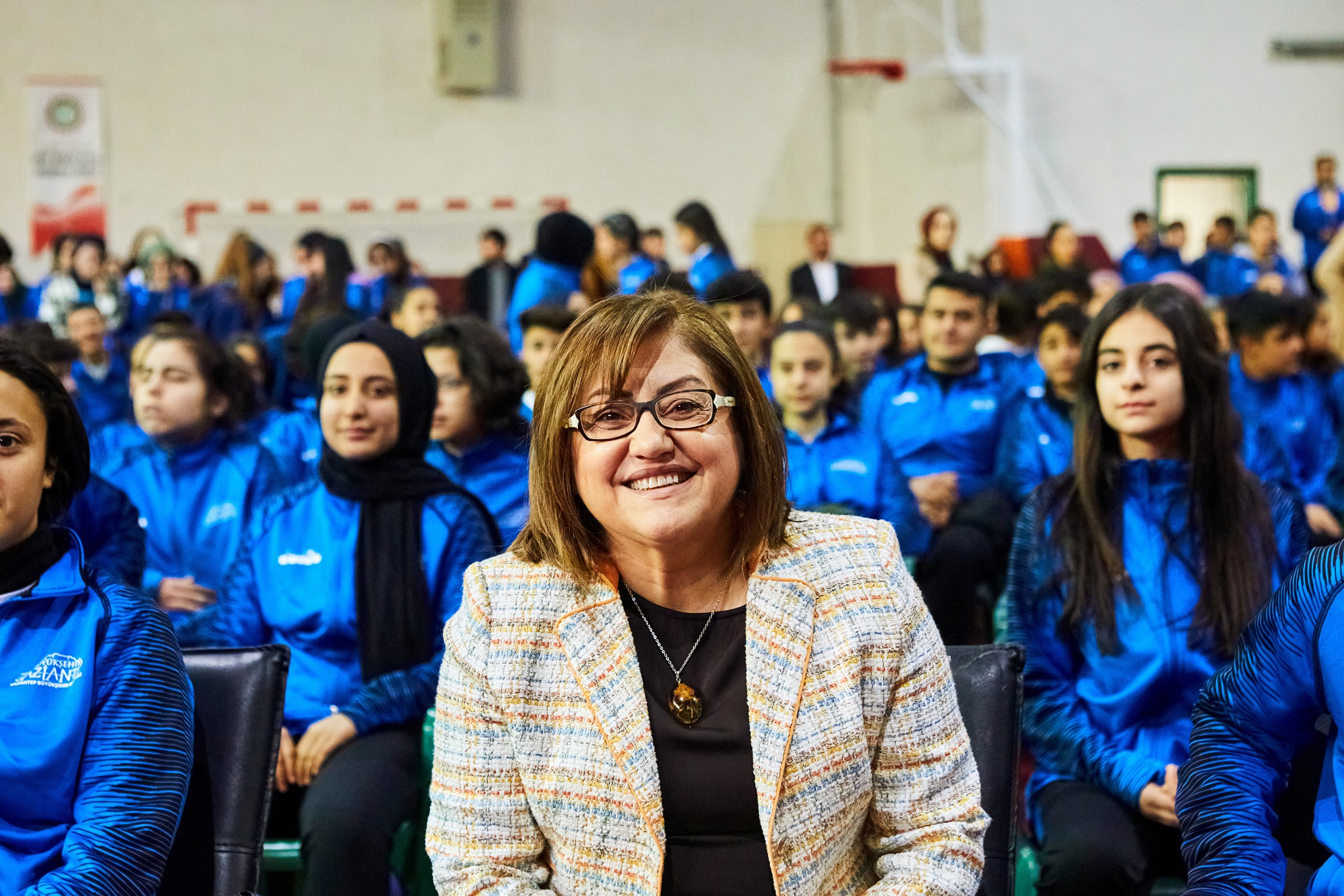 GAZİANTEP BÜYÜKŞEHİR’DEN, LİSE ÖĞRENCİLERİNE EŞOFMAN TAKIMI