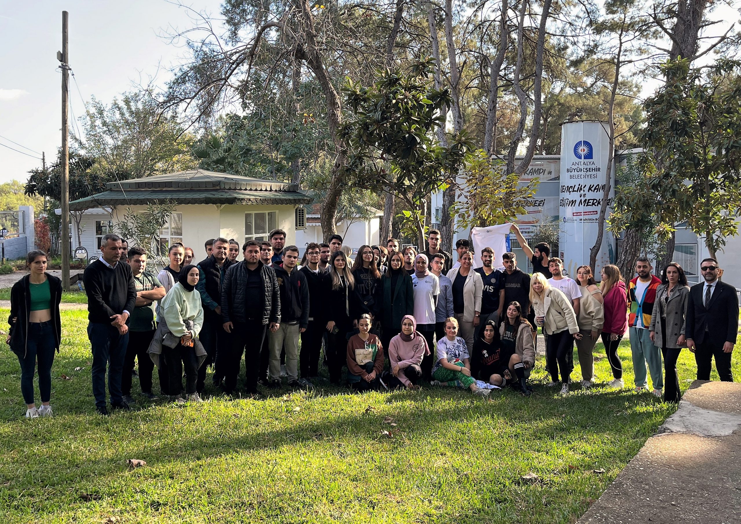 Gençlik Merkezine son dokunuşları gençler yaptı