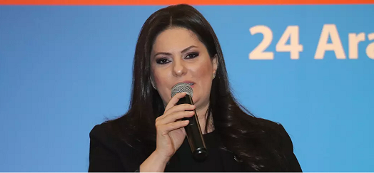 Genel Başkan Yardımcısı Jülide Sarıeroğlu, Aile ve Sosyal Hizmetler Bakanı Derya Yanık ve diğer ilgililerin de katılımıyla Yüreğir Kültür Merkezi’nde düzenlenen Adana İl Danışma Meclisi Toplantısı’nda konuştu.