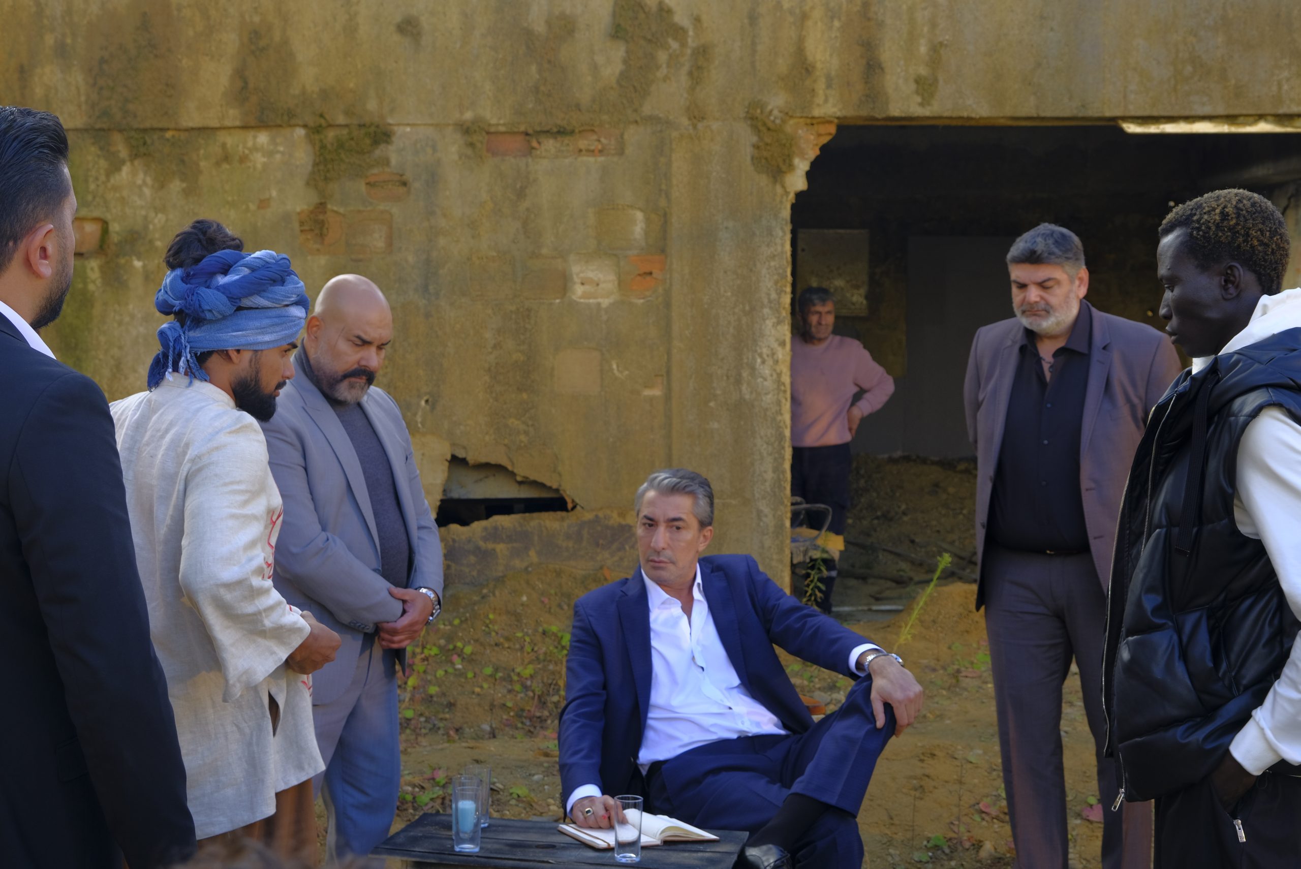 BEŞ DAKİKADA BİR GÜLDÜRMEYE SÖZ VEREN “ÜÇ GÜNLÜK DÜNYA” FİLMİ 21 NİSAN’DA VİZYONA GİRİYOR