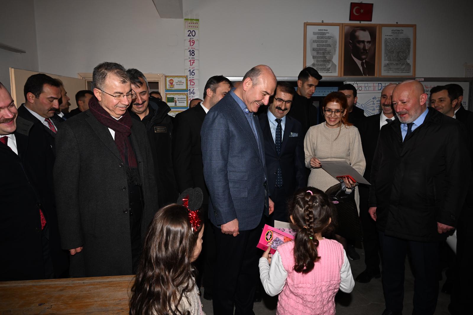 Bakan Sn. Soylu, Yusufeli’nde Yangınzedeler İçin İnşa Edilen Konutlarda İncelemelerde Bulundu