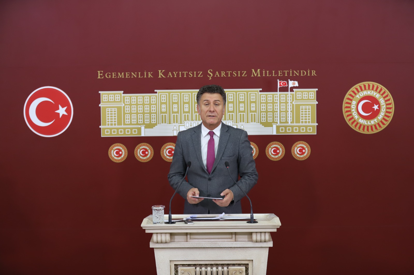 Köylünün Toprağını Geri Verin