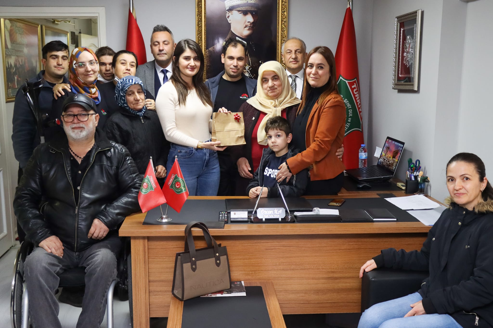 YALOVA DA  TAKILARIN GELİRİ ŞEHİT AİLELERİNE BAĞIŞLANDI