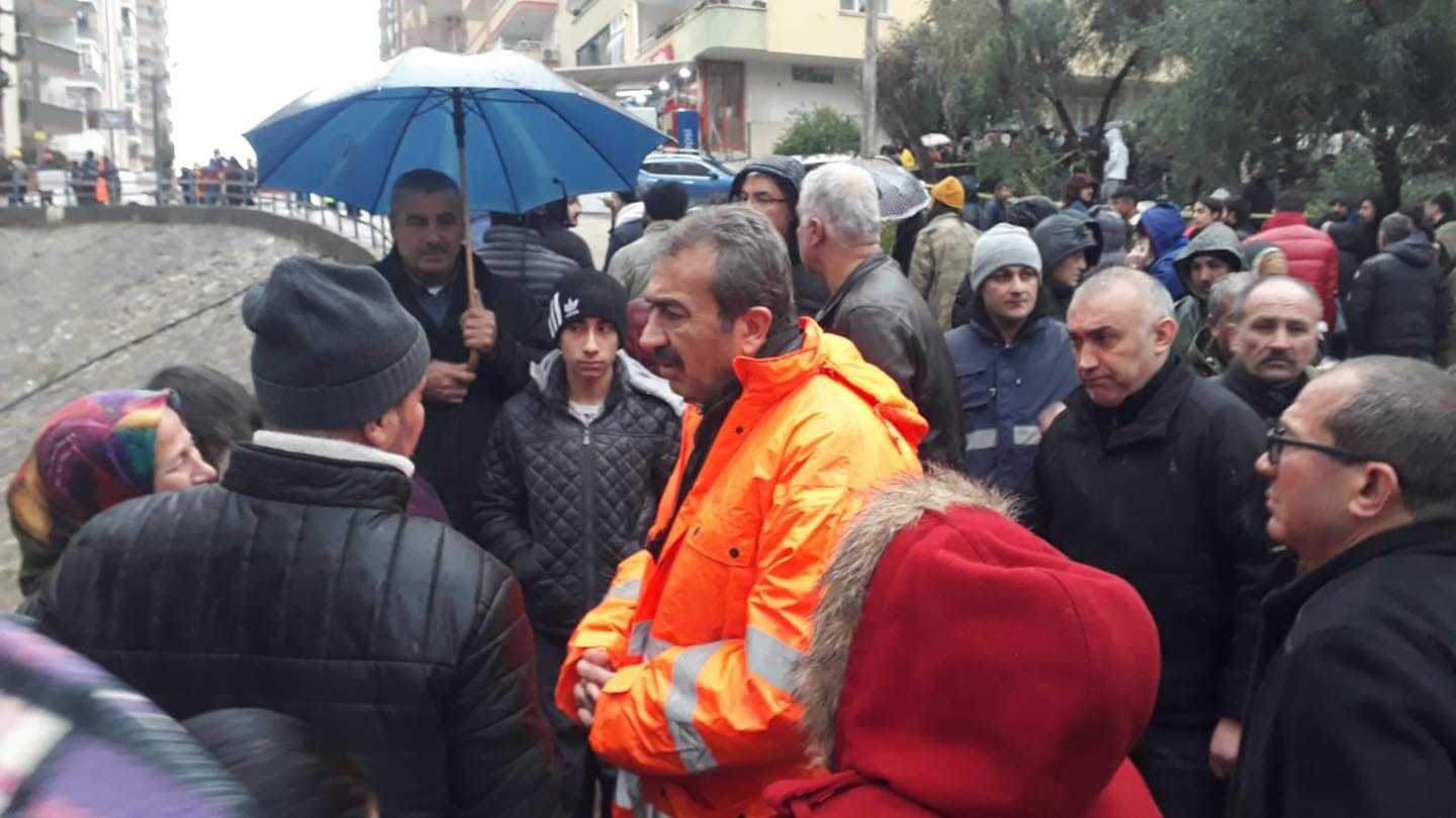 SONER ÇETİN VAR GÜCÜ İLE DEPREMDE SAHADA