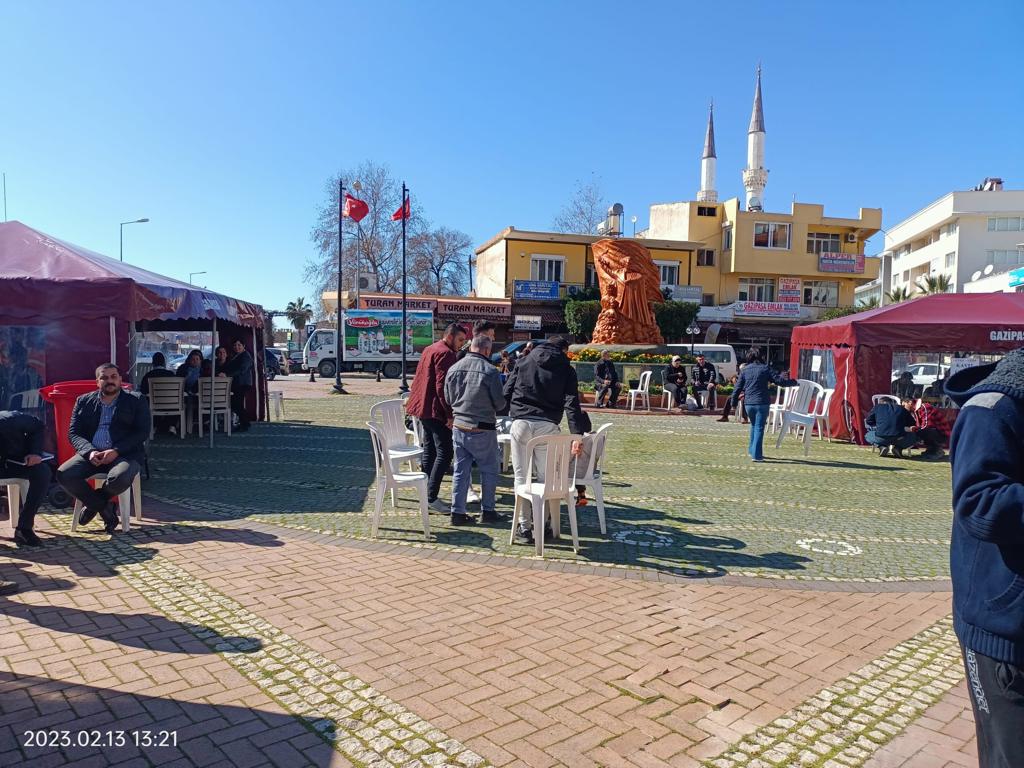 Antalya Büyükşehir Depremzedeler sıcak çorba ile karşılanıyor