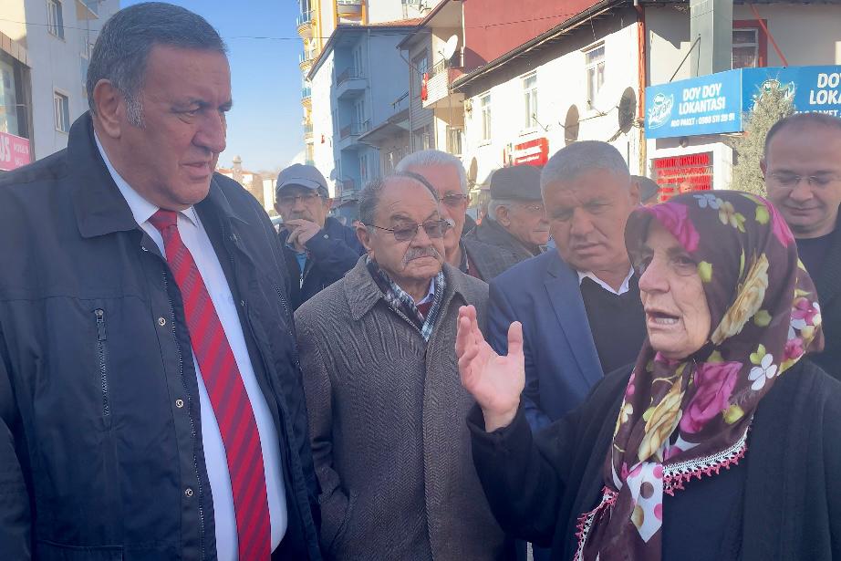 MARKETLERDEN SONRA İLÇE PAZARINDA DA PEYNİR VE TEREYAĞI FİYATLARI ARTTI