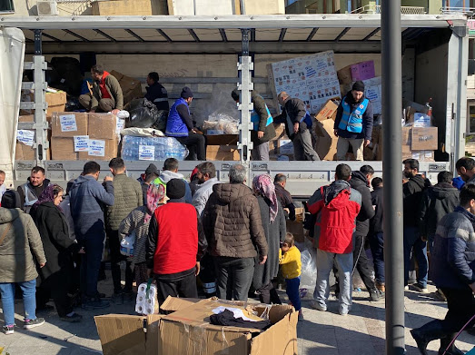 Antalya Büyükşehir Belediyesi’nin yardım tırları Hatay’a ulaştı