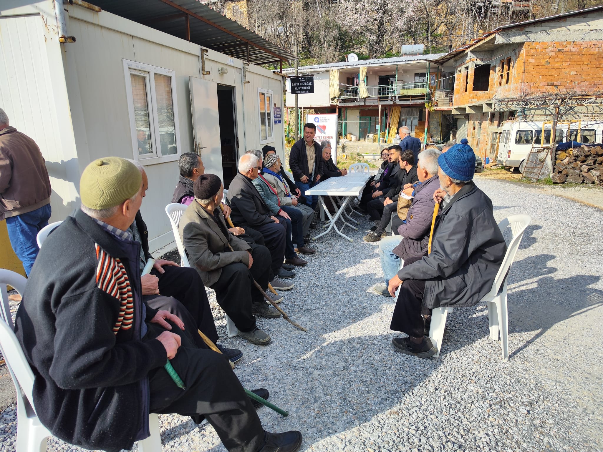 CHP’nin Avsallar Mahallesinde Depremzedeleri Ziyaret Etti