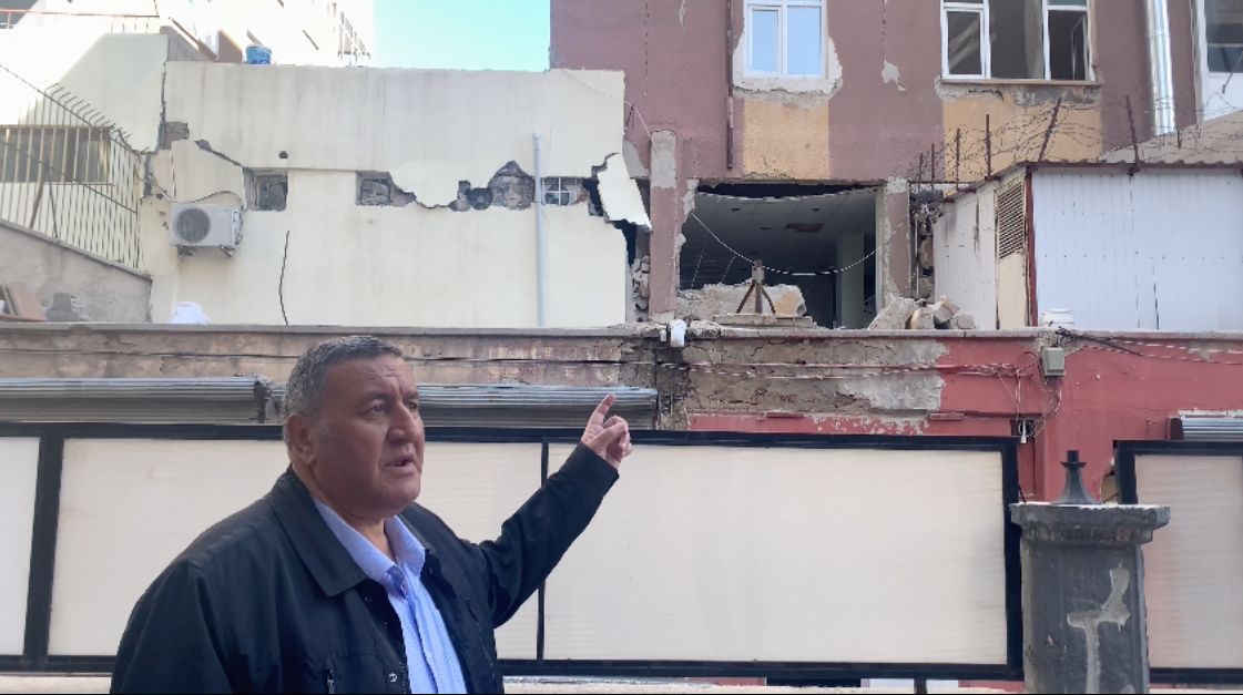 NİĞDELİ DEPREMZEDELER CHP MİLLETVEKİLİ ÖMER FETHİ GÜRER’E DERT YANDI