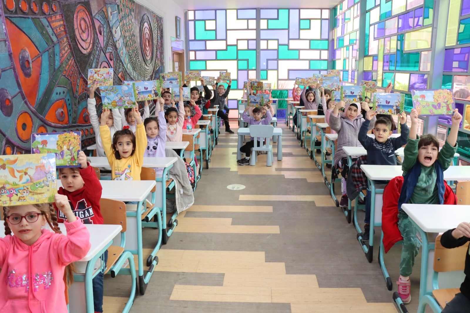 YARIYIL ŞENLİĞİNDE TÜM ÇOCUKLAR DOYASIYA EĞLENDİ