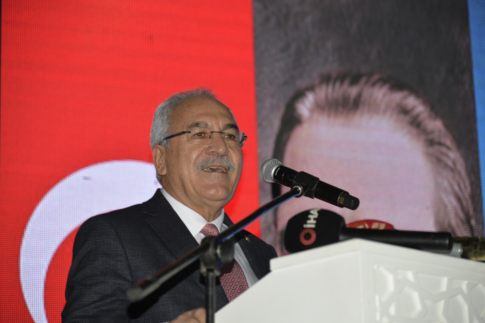 AK PARTİ ALANYA’DAN GÖVDE GÖSTERİSİ