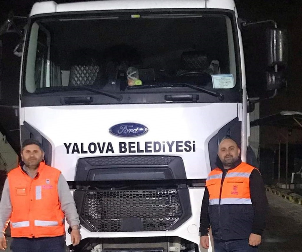 YALOVA BELEDİYESİ DEPREM BÖLGELERİNE LOJİSTİK DESTEĞİNİ SÜRDÜRÜYOR