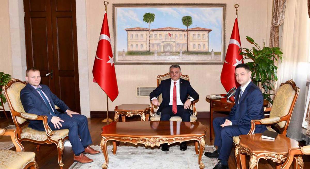 Antalya, Tüm Milletlerin Kardeşçe Ve Dostça Yaşadığı Bir Şehir