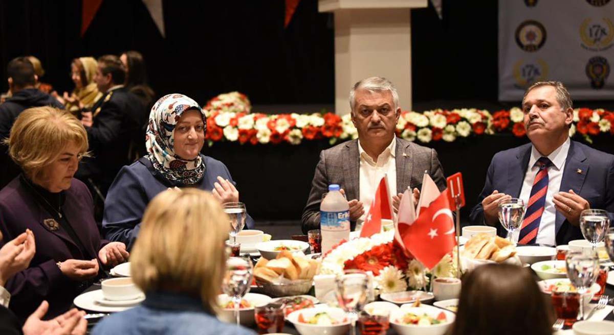 Vali Yazıcı, İlk İftarda Şehit Aileleri Ve Gazilerle Bir Araya Geldi