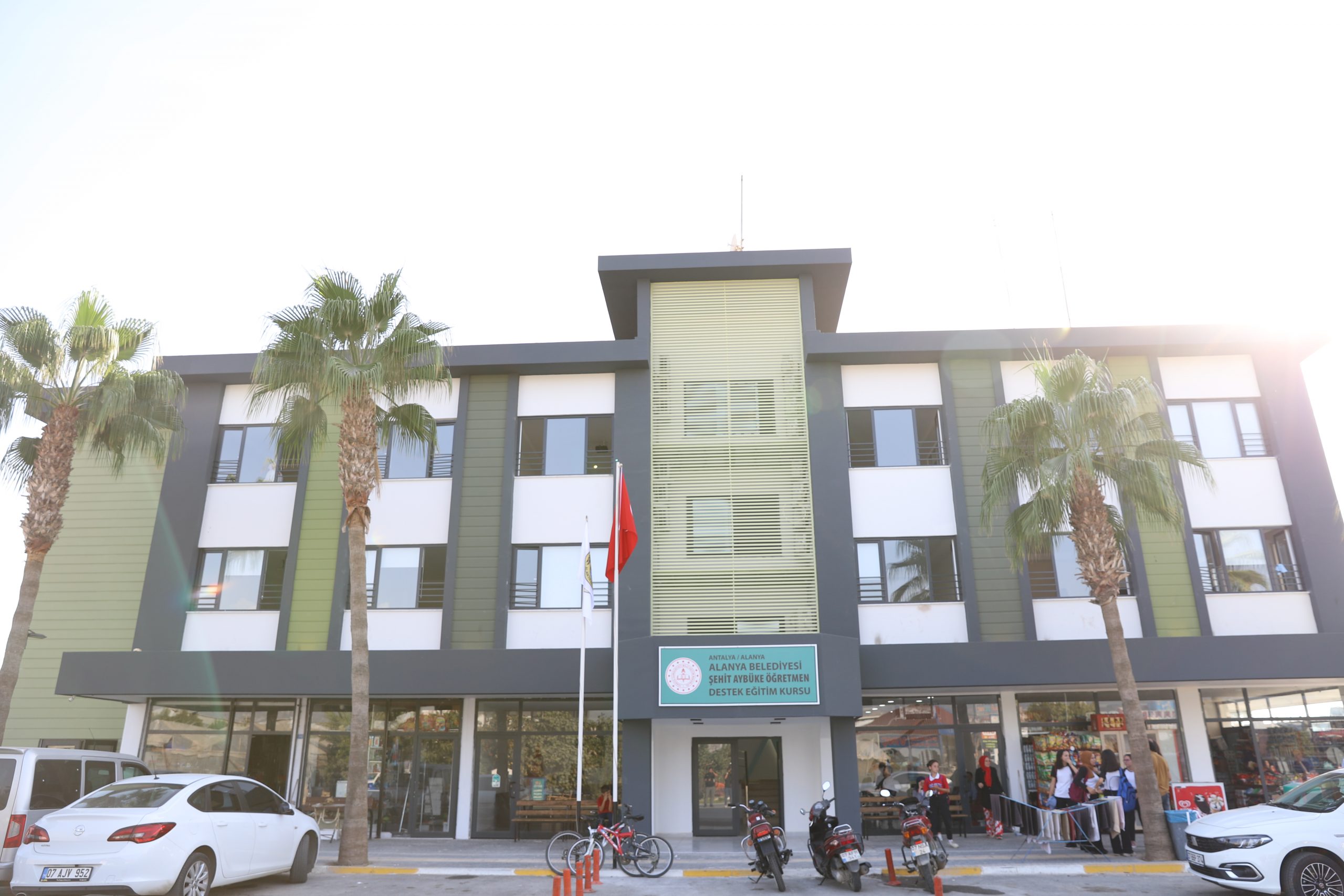 ALANYA BELEDİYESİ’DEN ÜNİVERSİTEYE HAZIRLANAN DEPREMZEDE ÖĞRENCİLERE ÜCRETSİZ ETÜT DESTEĞİ