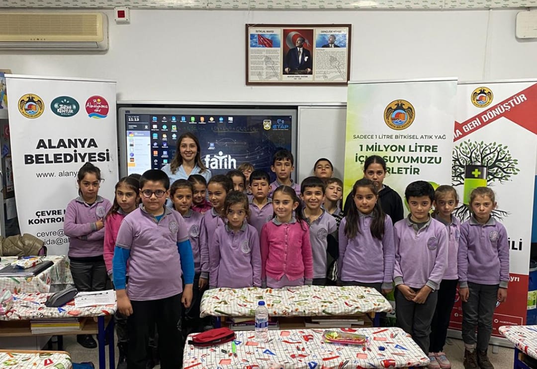 EKO OKULLARDA BİTKİSEL ATIK YAĞ EĞİTİMLERİ VE EKİPMAN TESLİMİ  GERÇEKLEŞTİRİLİYOR