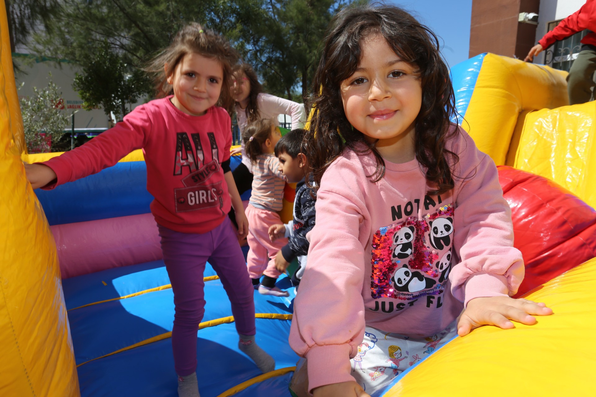 Kepez’de depremin yaraları birlikte sarılıyor