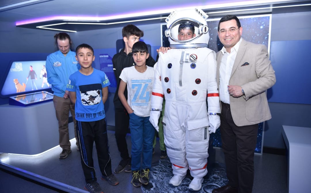 Kepez’in Bilim ve Teknoloji Tırı, bilim taşıyor