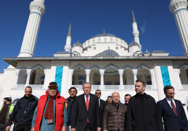 Cumhurbaşkanı Erdoğan, Barbaros Hayrettin Paşa Camisi’nde incelemelerde bulundu