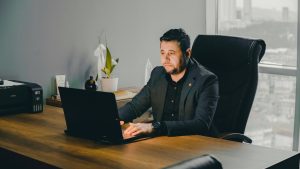 ZOR ZAMANLARDA MANEVİYATIMIZI GÜÇLÜ TUTMAK