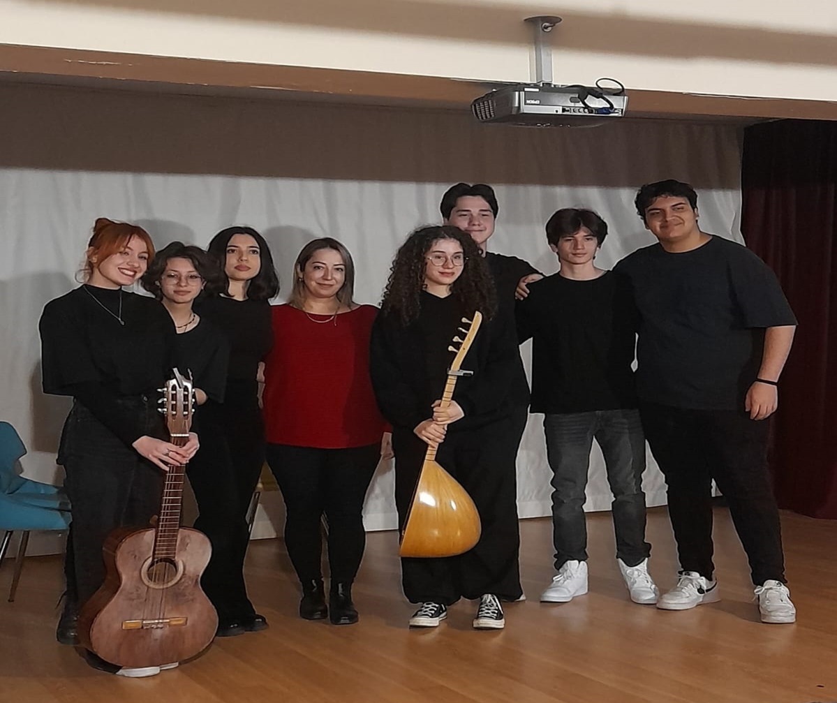 18 Mart’ı ” Çanakkale” türküsü ile andılar