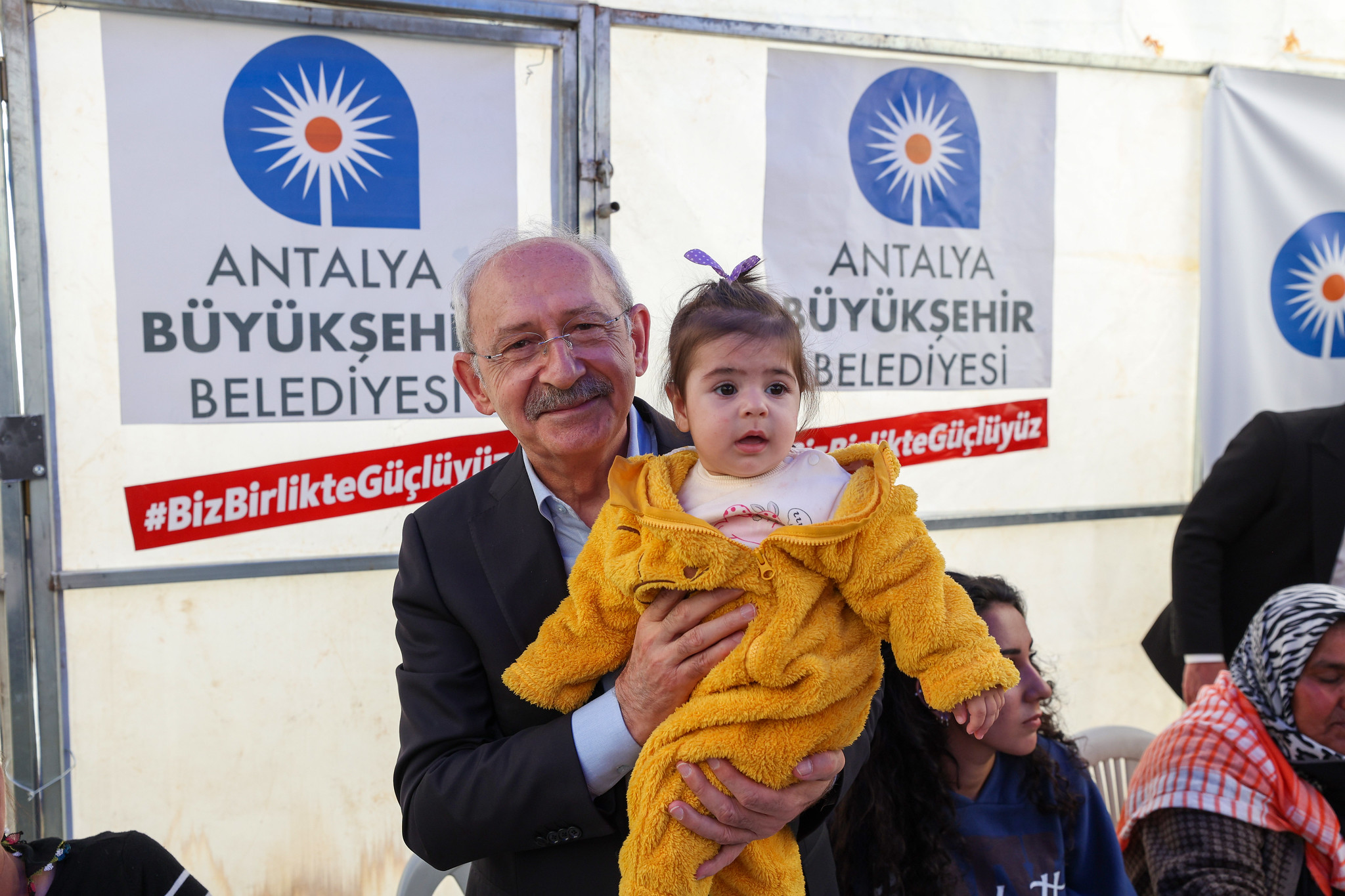 13. Cumhurbaşkanı adayı ve CHP Genel Başkanı Kemal Kılıçdaroğlu  Antalya Büyükşehir Belediyesi’nin Nurdağı yerleşkesini ziyaret etti