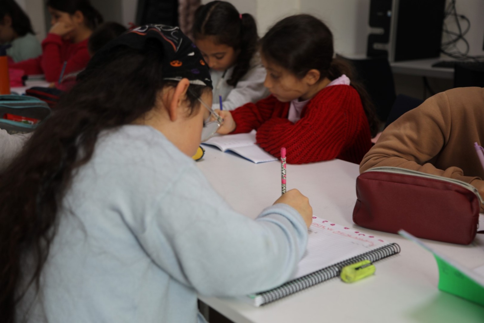 EĞİTİM ÖĞRETİME DESTEK KURSLARI SÜRÜYOR