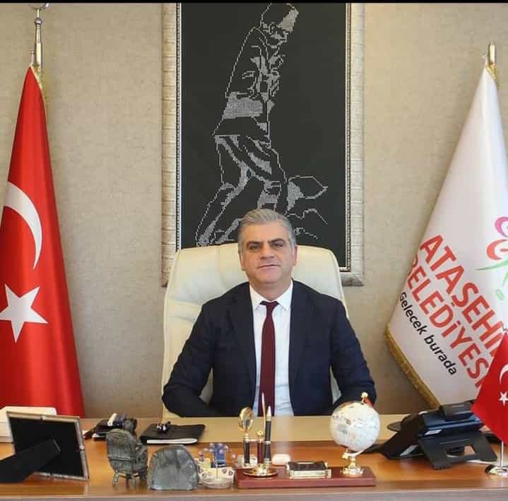 Aile içi iletişim ve Toplumsal Sorunlar Derneği kurucu başkan zeynep Göktaş Genel Başkan Aydın Özgün Ataşehir belediyesi’ni ziyaret etti…