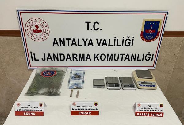 Uyuşturucu operasyonları; 21 gözaltı