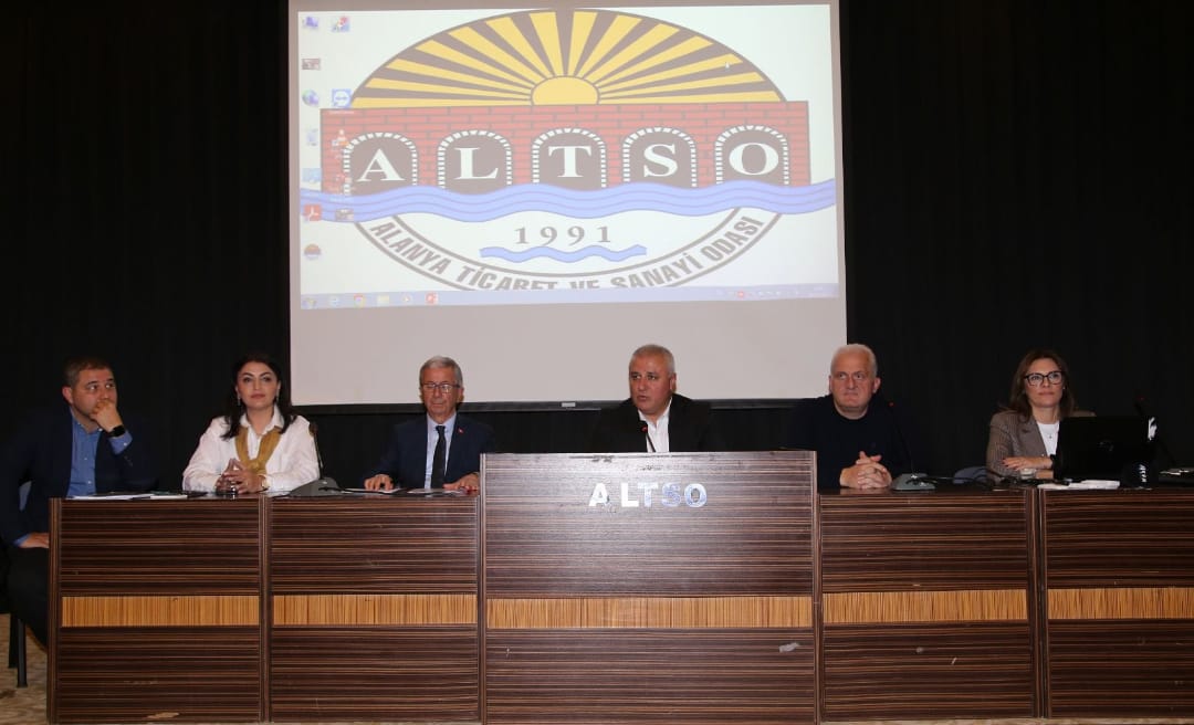 BAŞKAN ERDEM MECLİS VE KOMİTE ÜYELERİNİ BİLGİLENDİRDİ