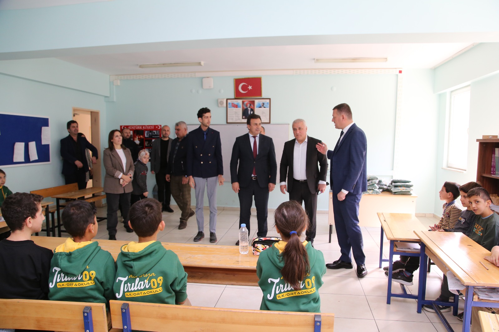 ALTSO BAŞKANI ERDEM, ÖĞRENCİLERİ DE UNUTMADI