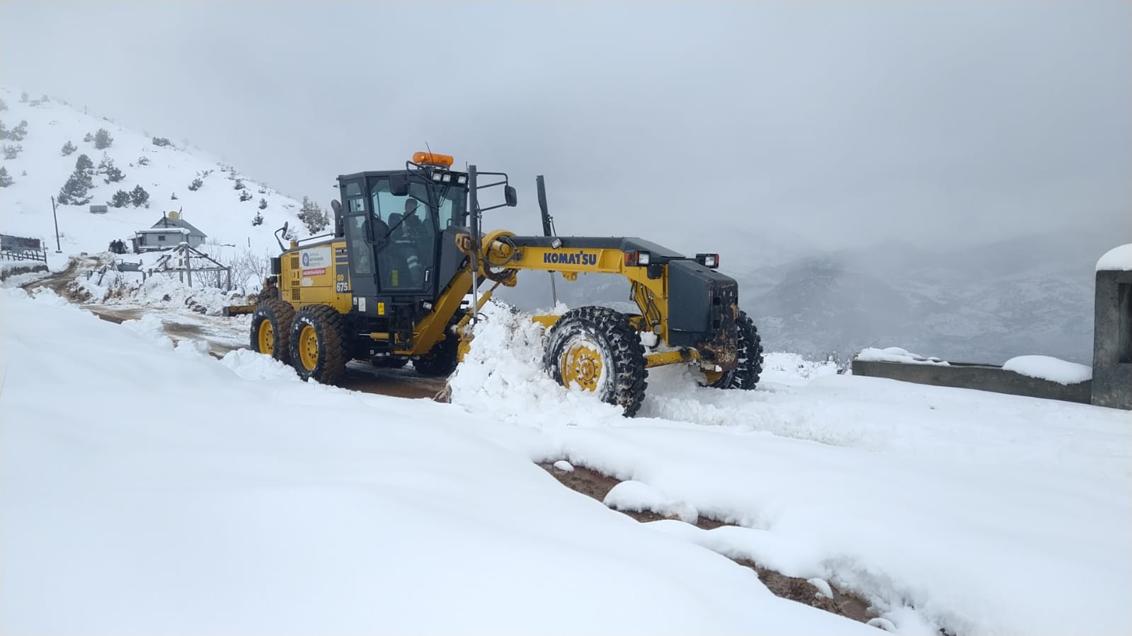 Antalya’da Nisan ayında  karla mücadele çalışması