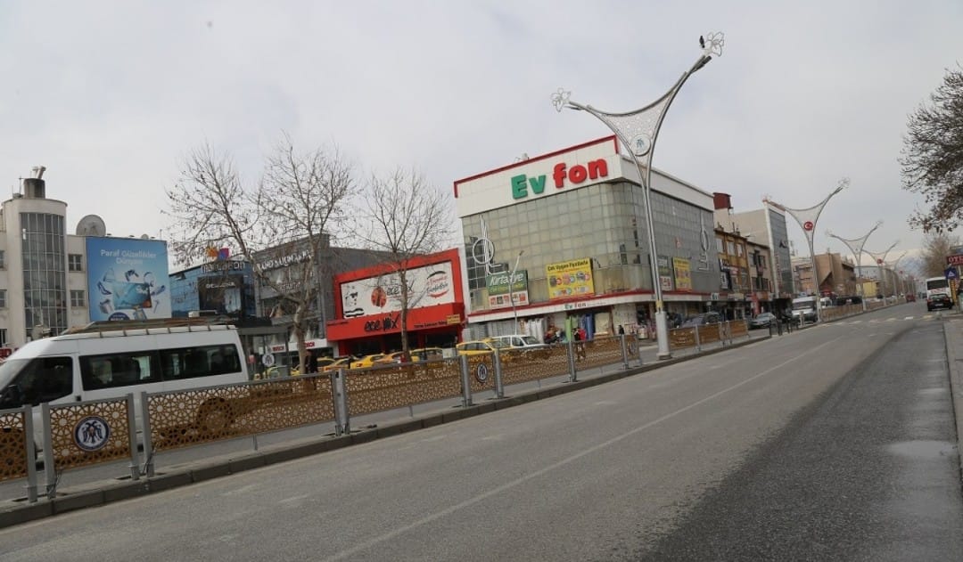 Erzincan,da Dekoratif Refüj Bariyer yapım çalışmalarımız devam ediyor