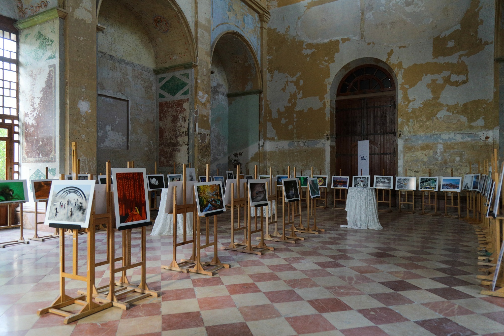 FOTOĞRAFLA TEK YÜREK” ULUSLARARASI FOTOĞRAF SERGİSİ AÇILDI