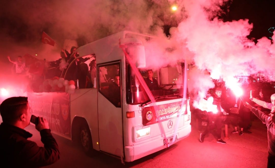 ALANYA ŞAMPİYONLARINI KARŞILADI