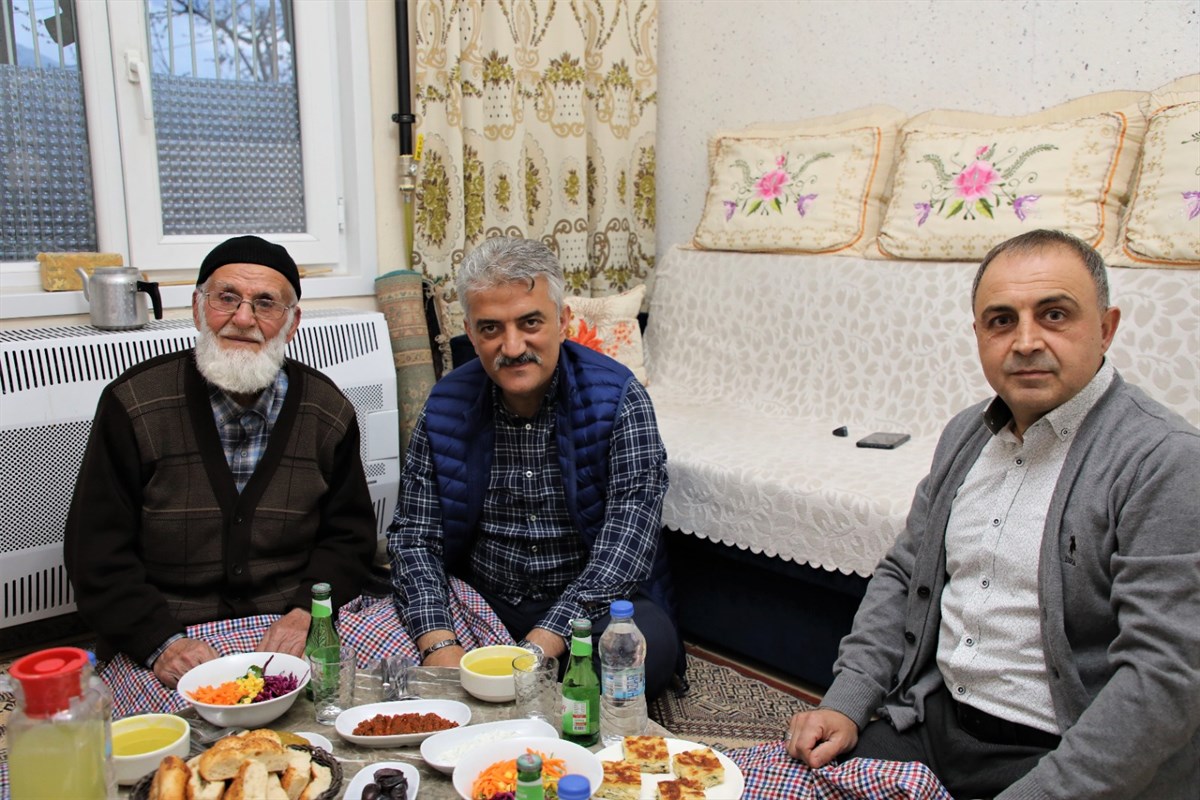 Erzincan Valimiz, İftarda Niyazi İnci’ye Misafir Oldu