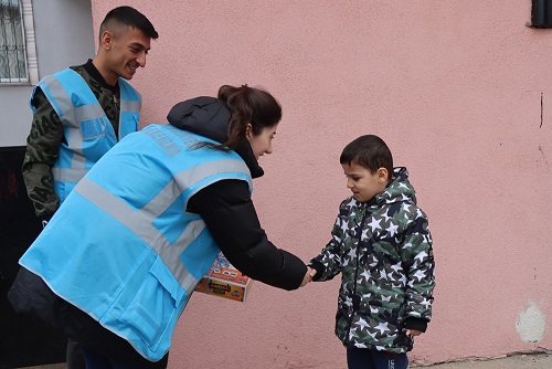 OTİZMLİ ÇOCUKLAR EVLERİNDE ZİYARET EDİLDİ