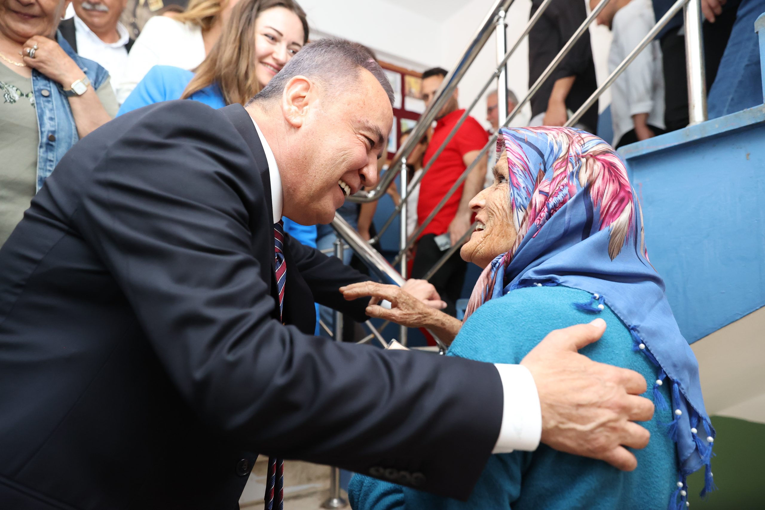 Başkan Muhittin Böcek oyunu kullandı