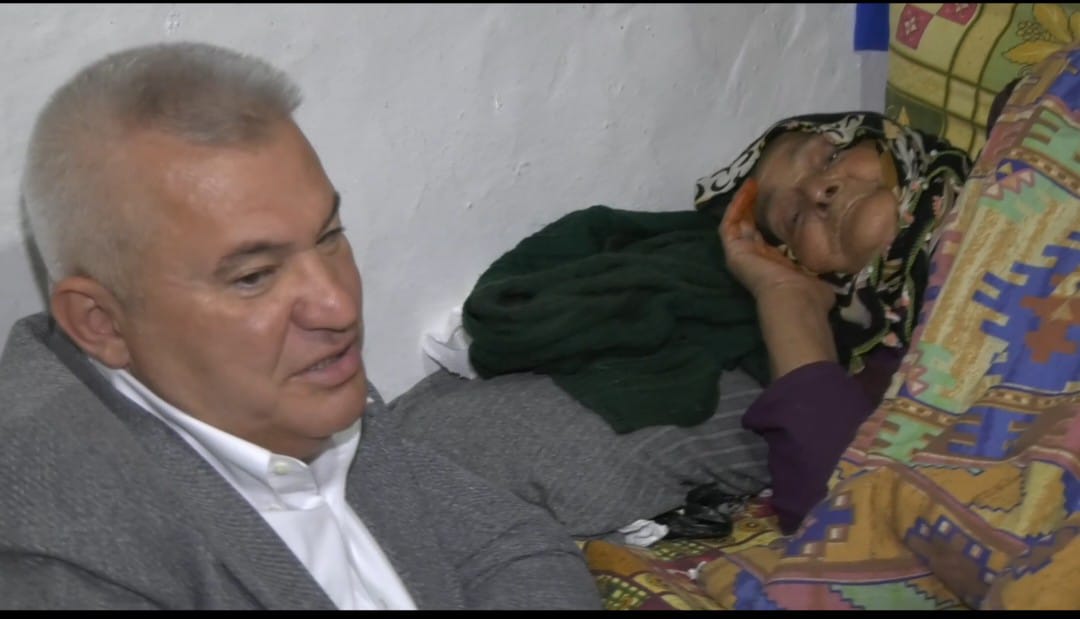 ŞAHİN’DEN 90 YAŞINDAKİ ANNEYE ANNELER GÜNÜ SÜRPRİZİ