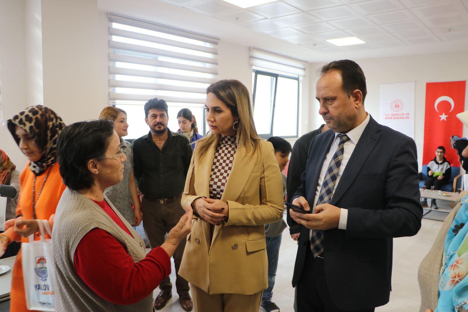 DEPREM MAĞDURU KADINLARIN GÜNÜ KUTLANDI