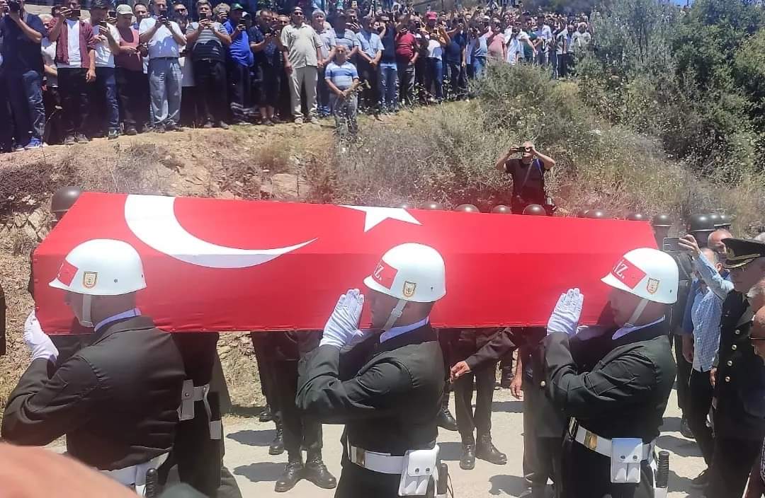 ALANYALI ŞEHİD KÖY MEZARLIĞINDA TOPRAĞA VERİLDİ