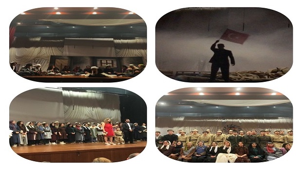 Çanakkale Tiyatrosu ayakta alkışlandı