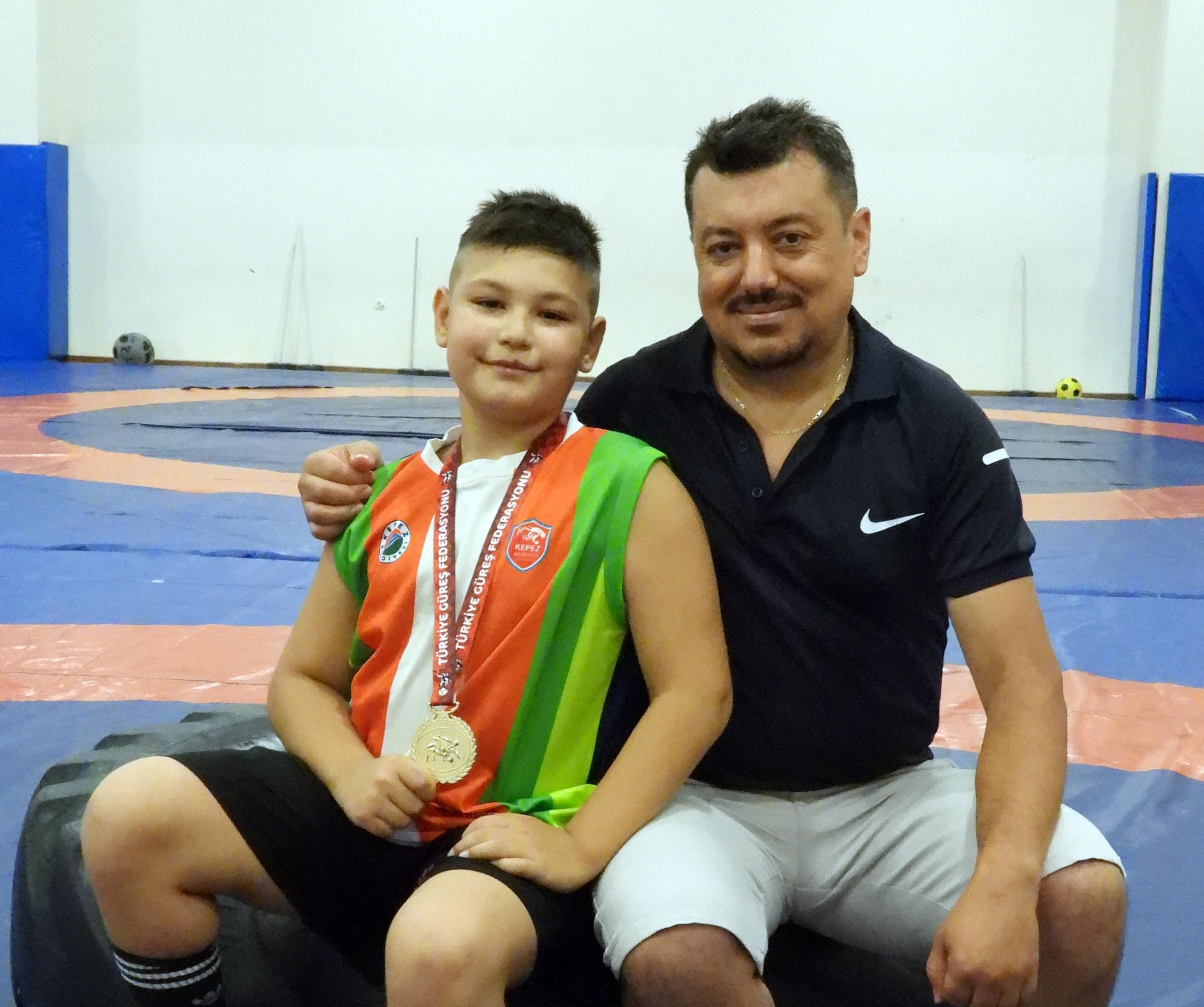 Evde babası çalıştırdı Türkiye şampiyonunu oldu