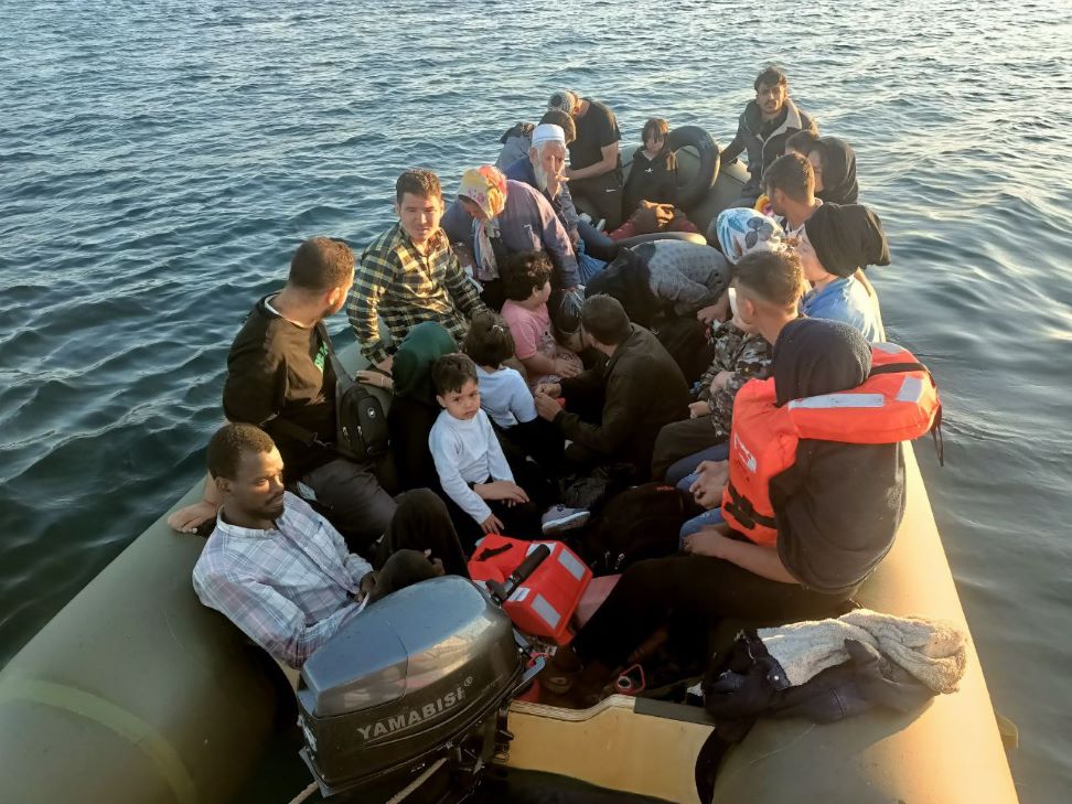 Düzensiz göçmenler Ayvalık açıklarında yakalandı