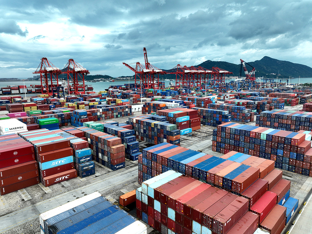 Çin’in Dış Ticaret Hacmi İlk Kez 20 Trilyon Yuanı Geçti