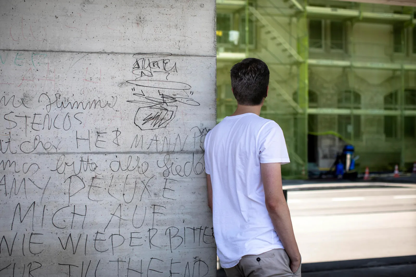 Askerden Kaçmak için kadın oldu!