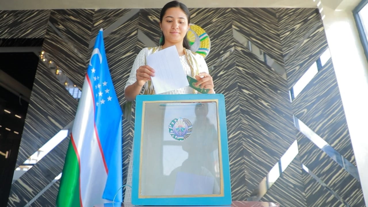 Özbek Seçmenler Alanya’da Kurulan Sandık Başına Gittiler