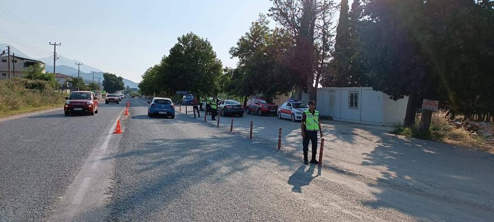 Aydın’da 2 araç trafikten men edildi