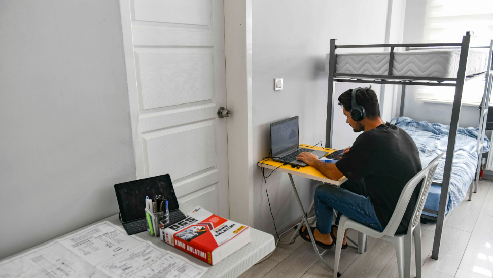 Açıkta Kalan Öğrencilere Geçici Yurt İmkanı Sağlayacağız